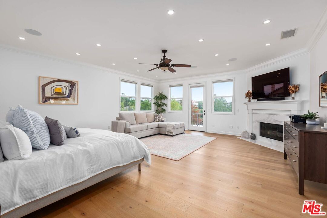 Bedroom, Fireplace, Interior, Recessed Lighting, Wood Texture Flooring