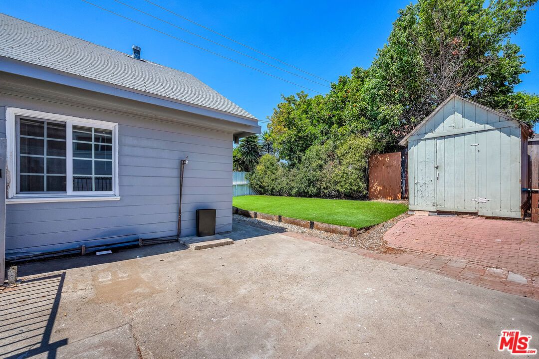 Backyard, Exterior