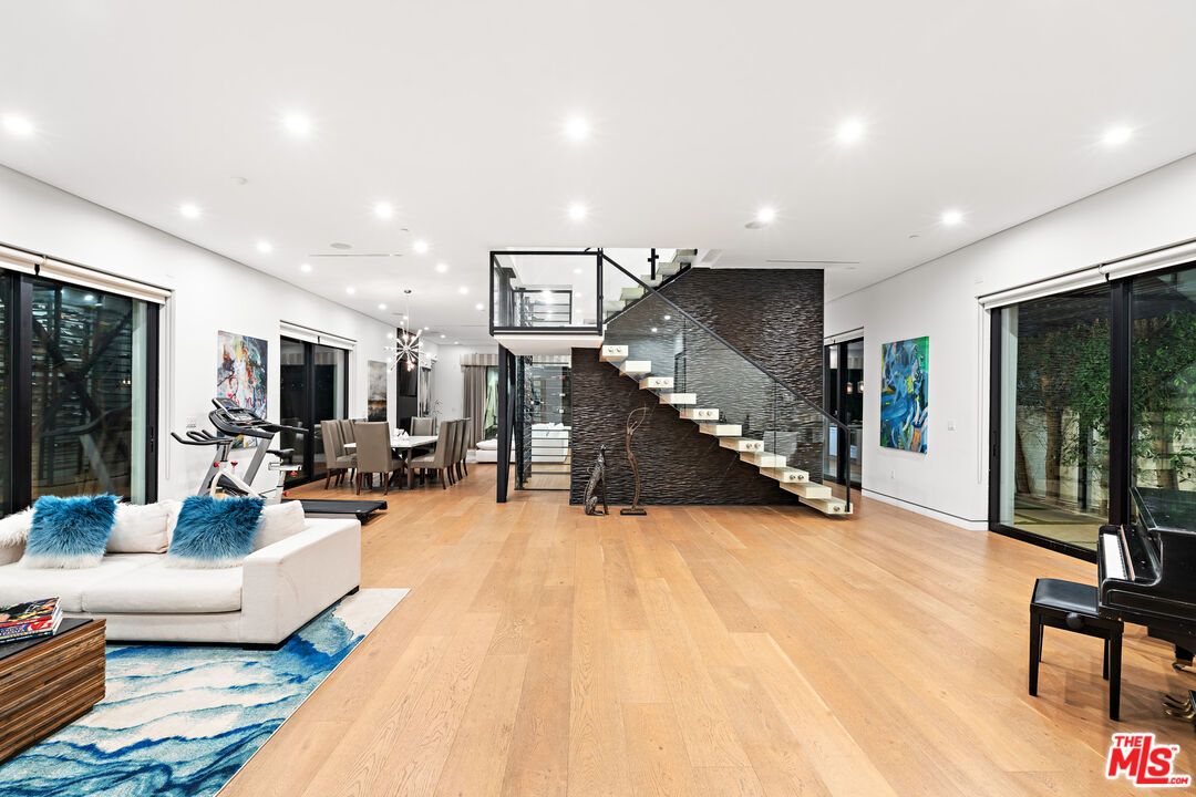 Dining room, Interior, Living room, Pendant Lights, Recessed Lighting, Wood Texture Flooring