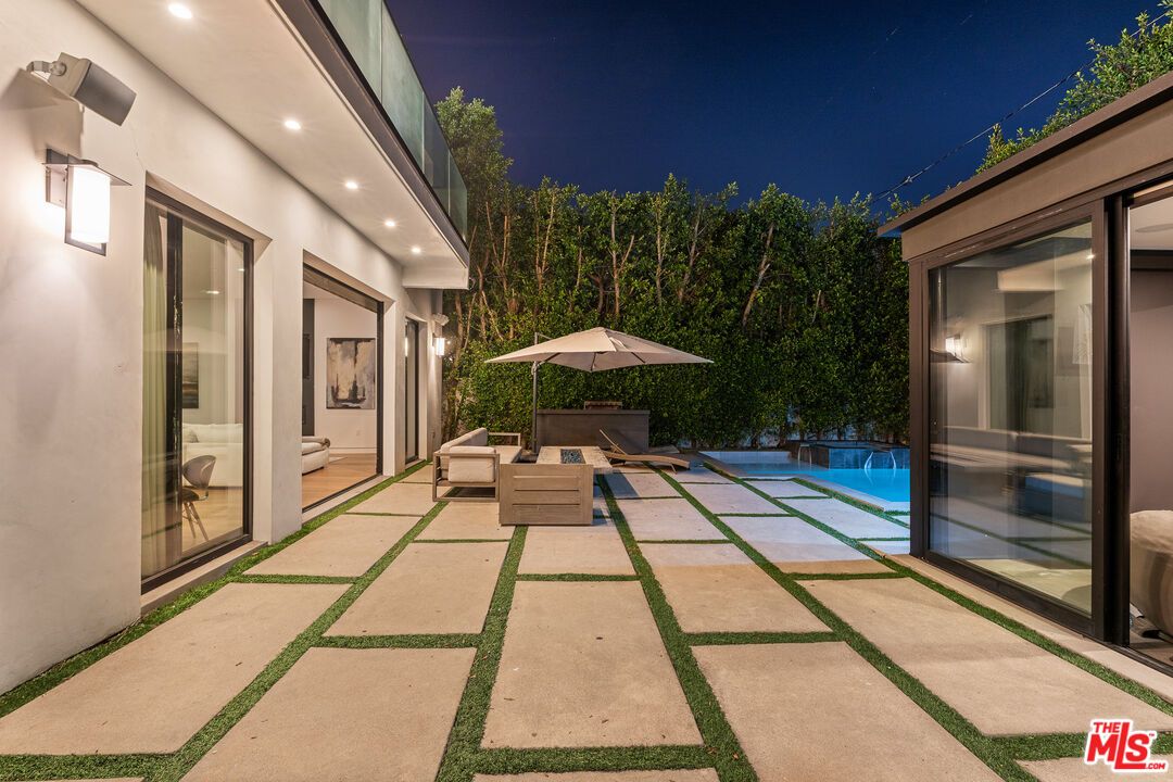 Backyard, Exterior, Pool