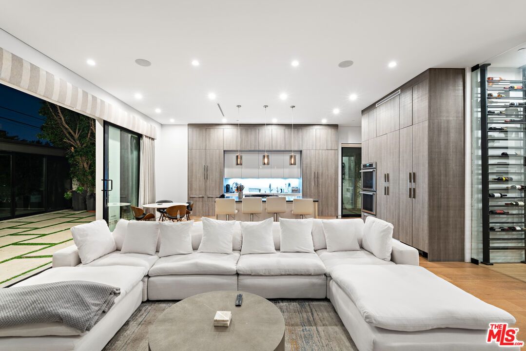 Dining room, Interior, Kitchen, Living room, Pendant Lights, Recessed Lighting, Stainless Steel Appliances, Wood Texture Flooring