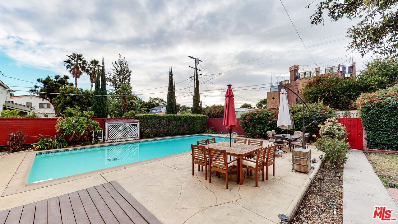 Exterior, Pool