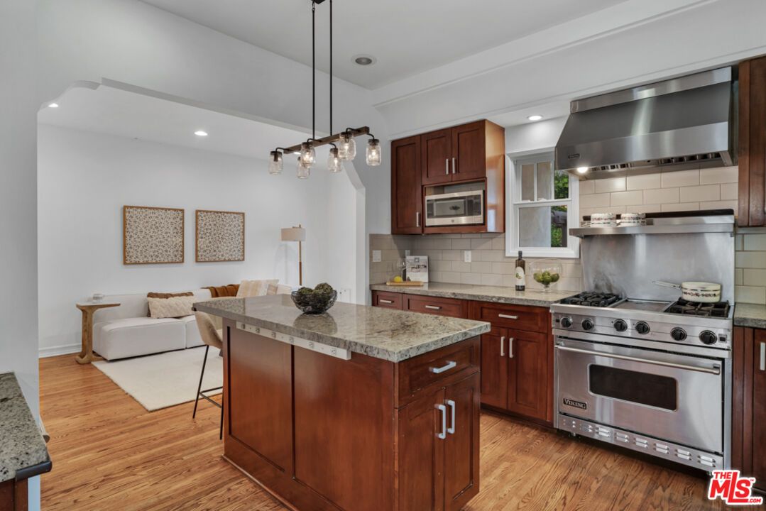 Interior, Kitchen, Living room, Pendant Lights, Recessed Lighting, Stainless Steel Appliances, Wood Texture Flooring