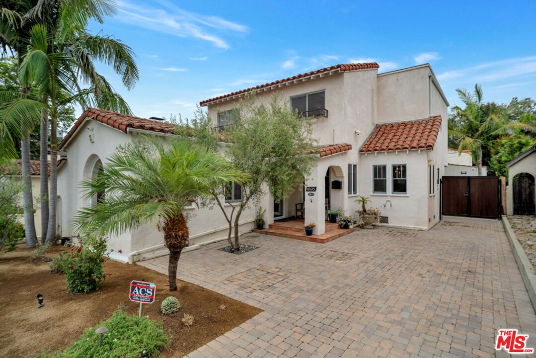 Backyard, Exterior, Facade, Spanish Mediterranean