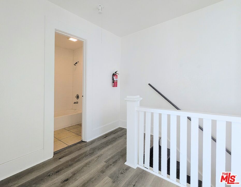 Bathroom, Interior, Recessed Lighting, Wood Texture Flooring