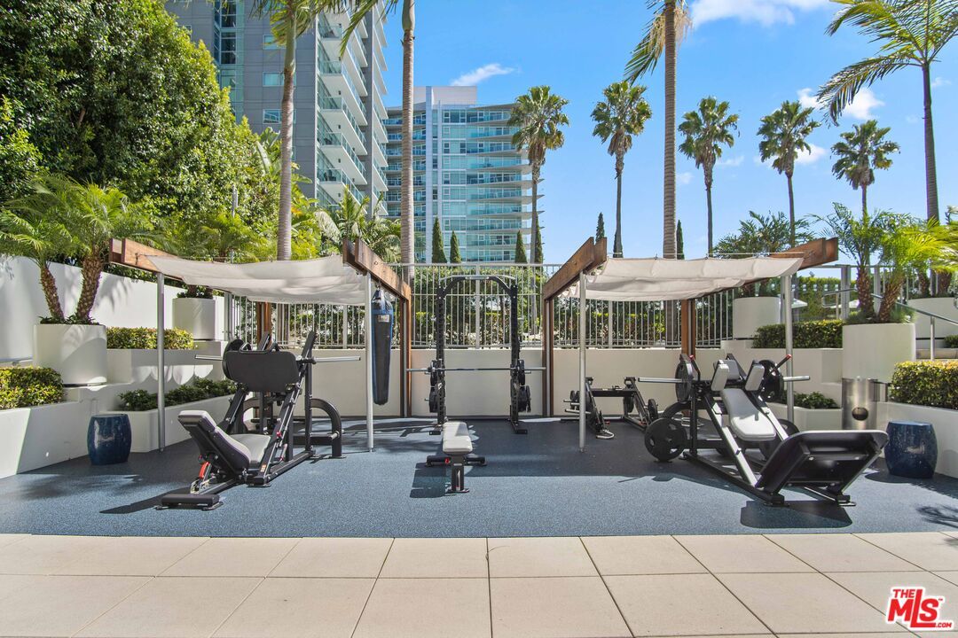 Backyard, Exterior, Fitness Equipment