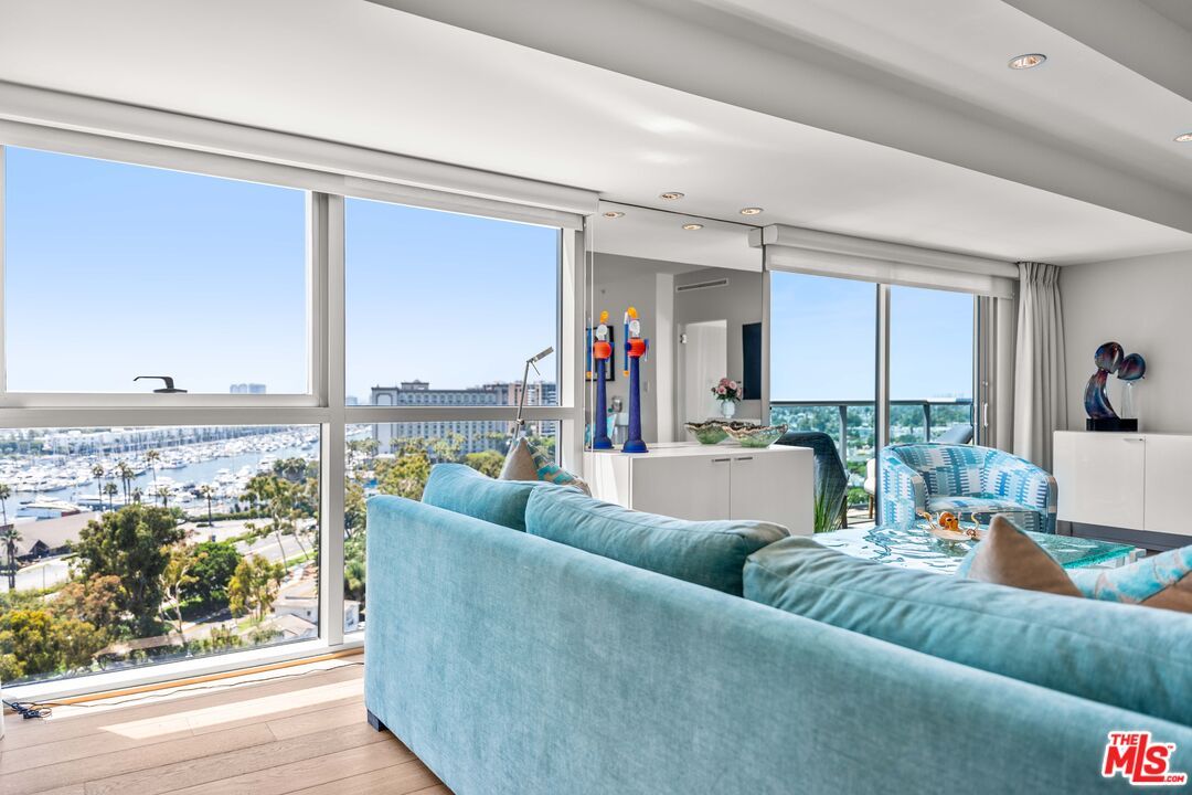 Interior, Living room, Recessed Lighting, Water, Wood Texture Flooring