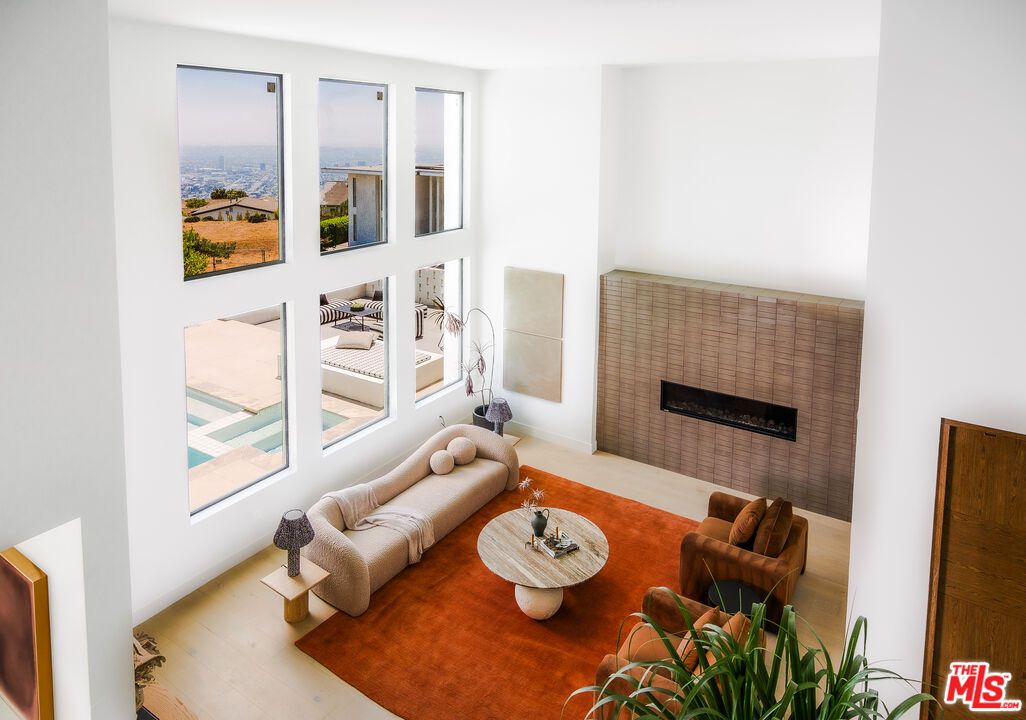 Fireplace, Interior, Living room, Water
