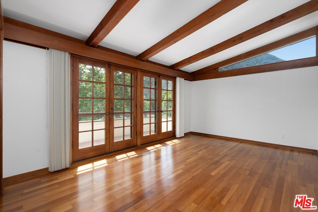 Empty room, Interior, Wooden Beams, Wood Texture Flooring
