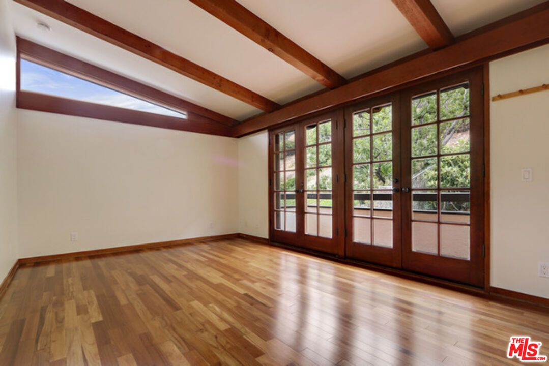 Empty room, Interior, Wooden Beams, Wood Texture Flooring
