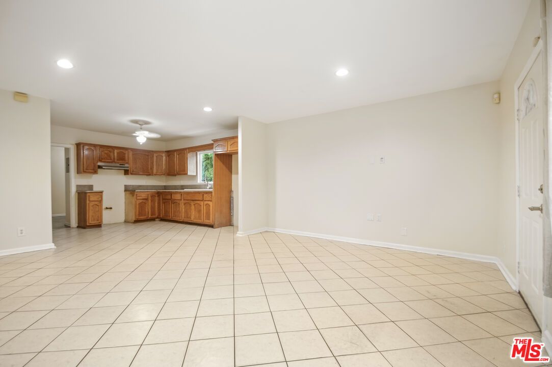 Empty room, Interior, Kitchen, Recessed Lighting