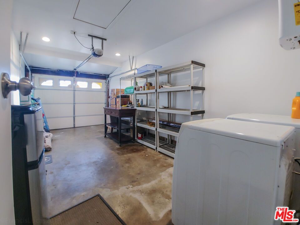 Garage, Interior, Recessed Lighting, Washer