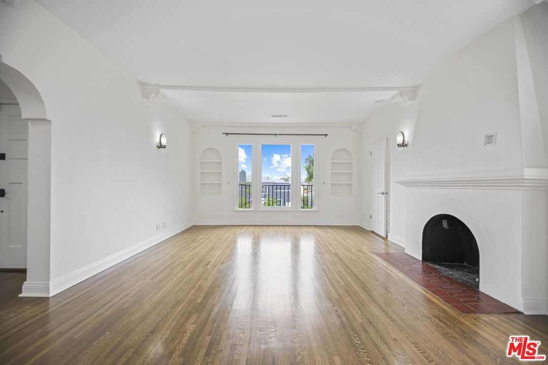 Empty room, Fireplace, Interior, Wood Texture Flooring