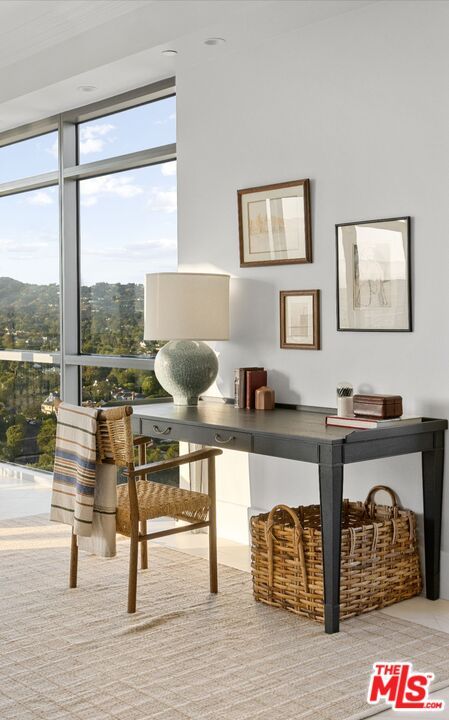 Home Office, Interior