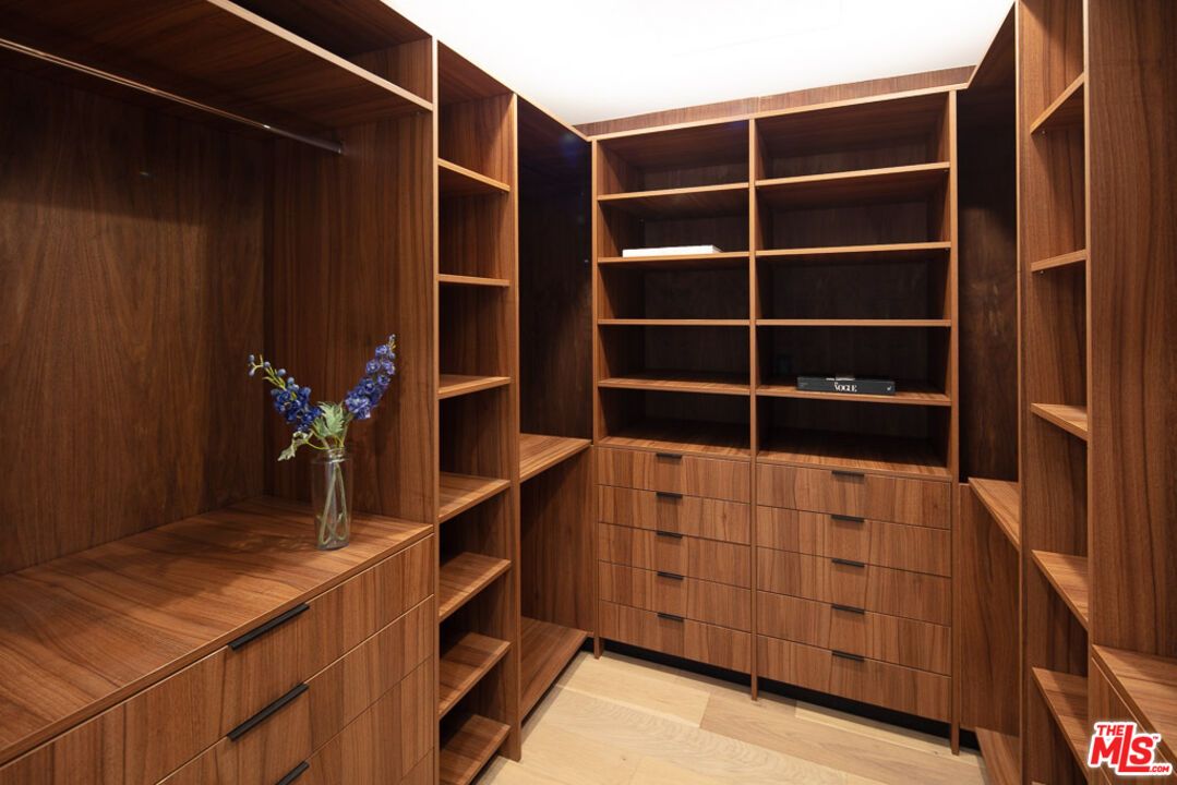 Interior, Walk-in Closets, Wood Texture Flooring