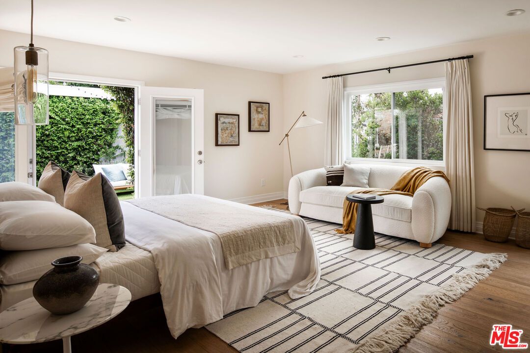 Bedroom, Interior, Pendant Lights, Recessed Lighting, Wood Texture Flooring