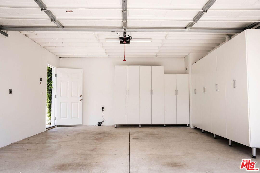 Garage, Interior