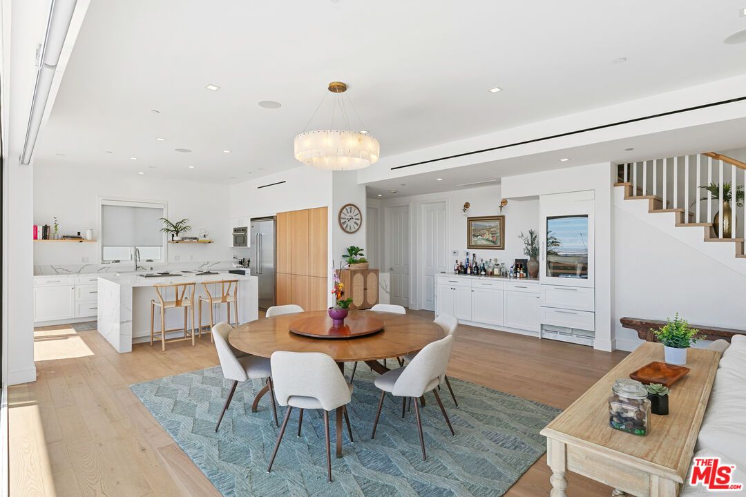 Dining room, Interior, Kitchen, Pendant Lights, Recessed Lighting, Wood Texture Flooring