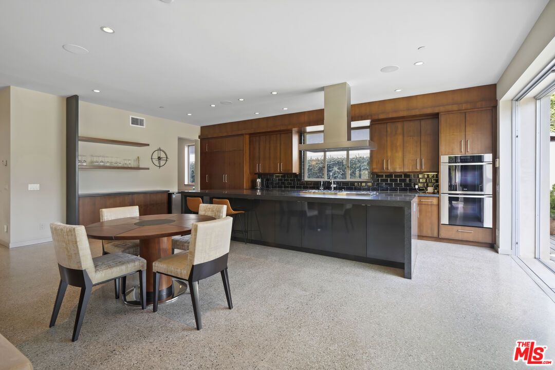Dining room, Interior, Kitchen, Recessed Lighting, Stainless Steel Appliances