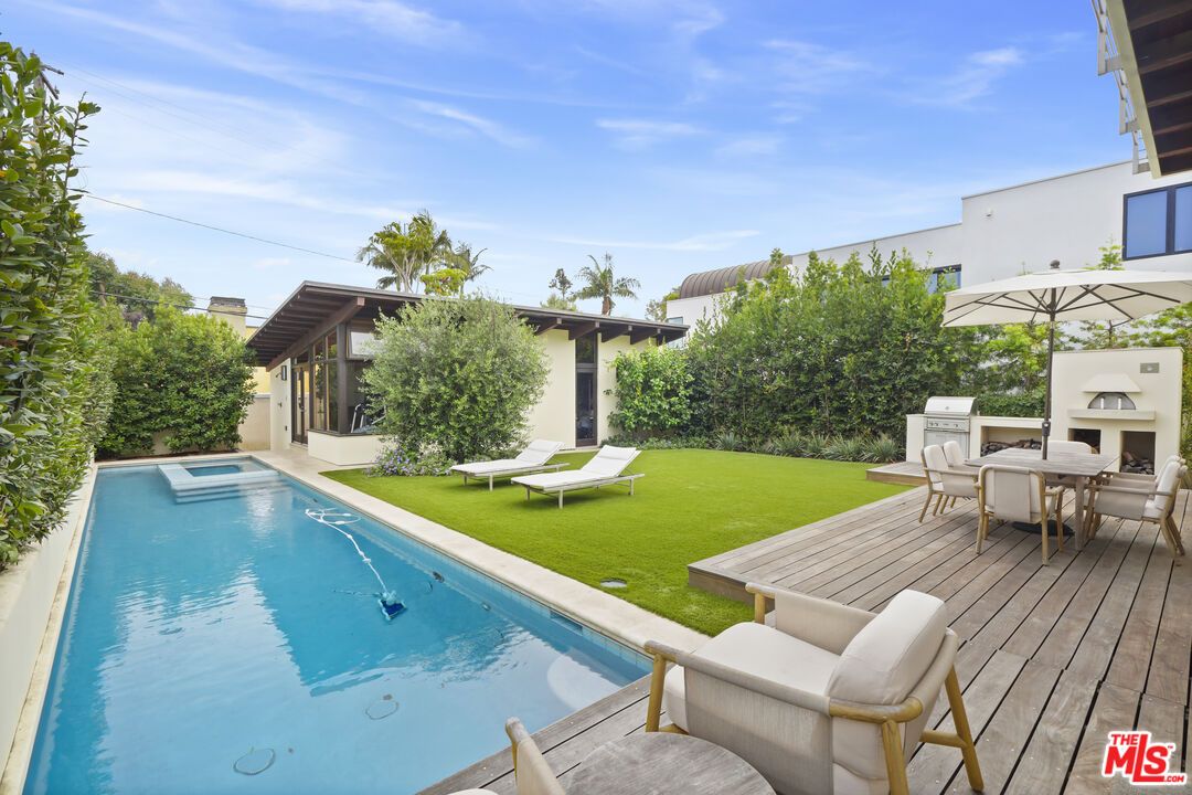 Backyard, Exterior, Pool