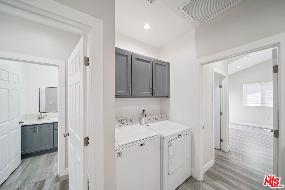 Interior, Recessed Lighting, Utility Closets, Washer, Wood Texture Flooring