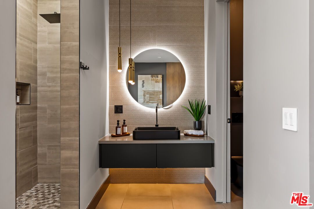 Bathroom, Interior, Pendant Lights