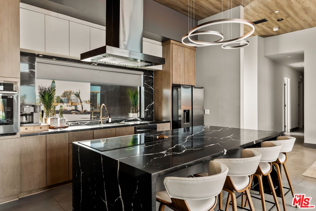 Interior, Kitchen, Pendant Lights, Recessed Lighting, Stainless Steel Appliances