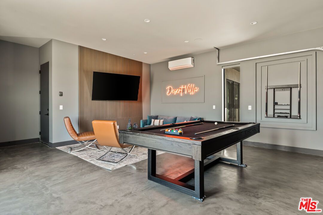 Billiard Table, Game Room, Interior, Recessed Lighting