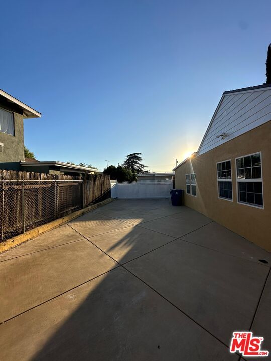 Backyard, Exterior