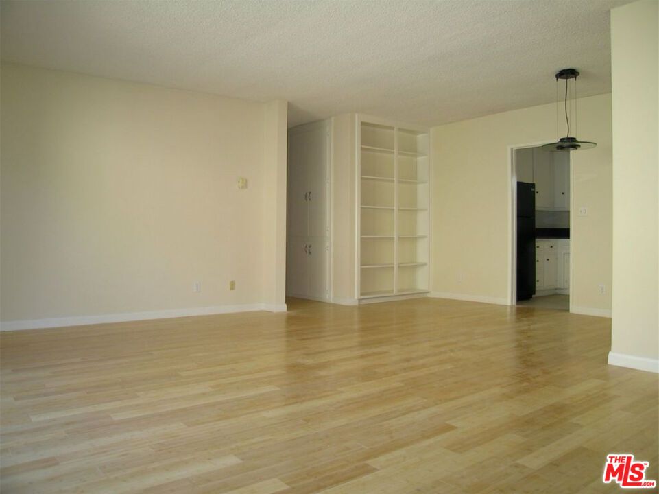 Empty room, Interior, Pendant Lights, Wood Texture Flooring