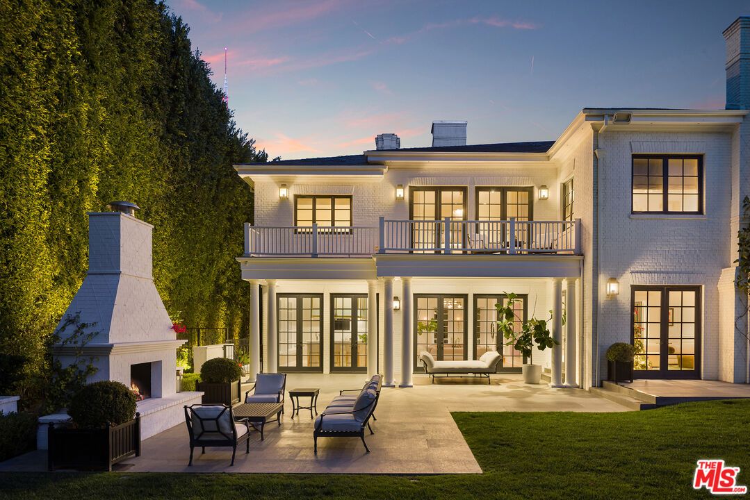 Backyard, Exterior, Fireplace