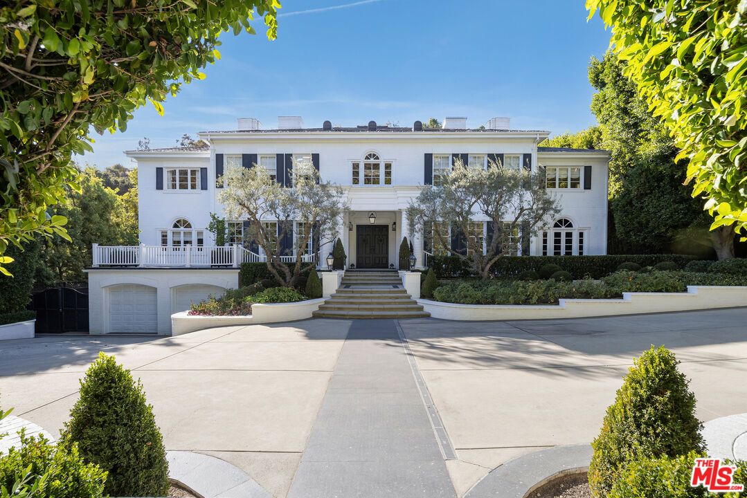 Attached, Exterior, Facade, French Provincial