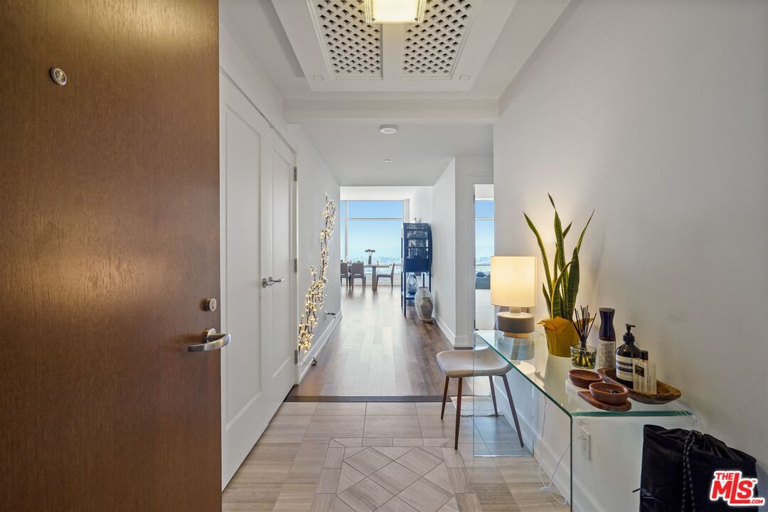 Interior, Recessed Lighting, Water, Wood Texture Flooring