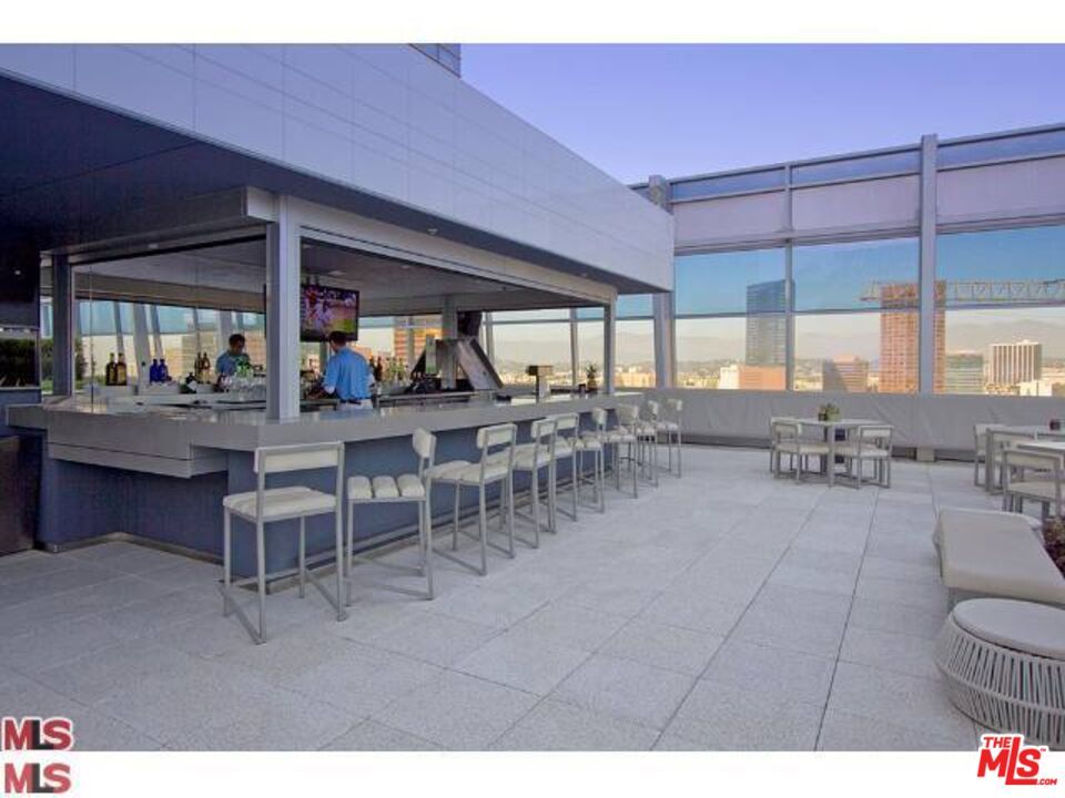 Exterior, Outdoor Kitchen