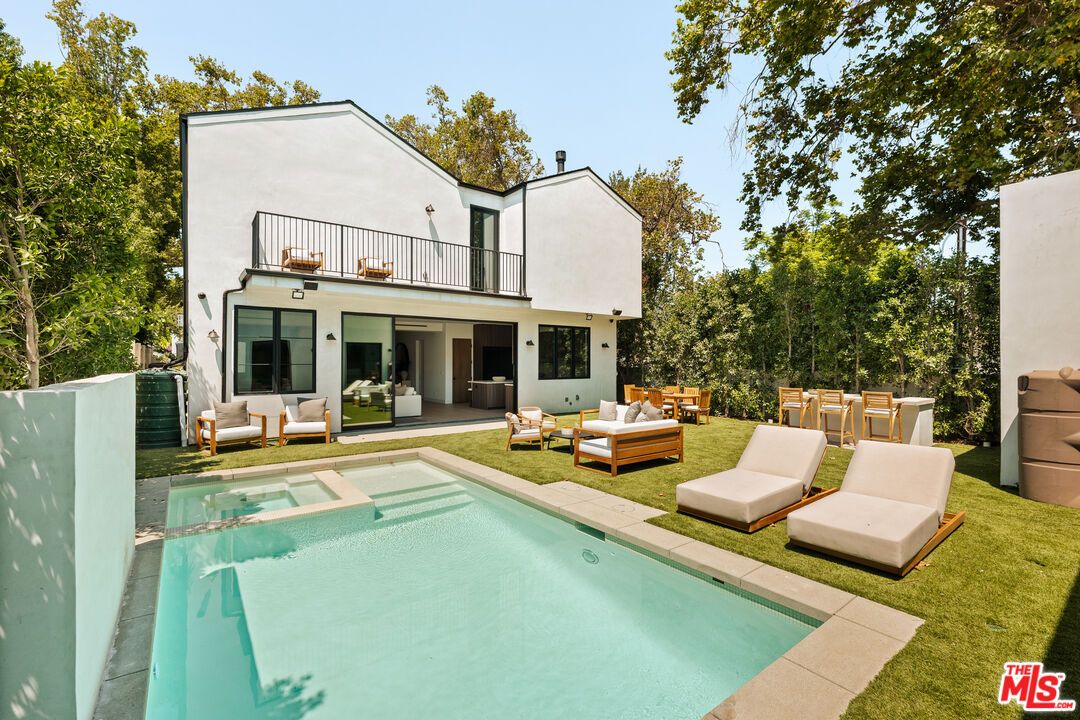 Backyard, Exterior, Pool