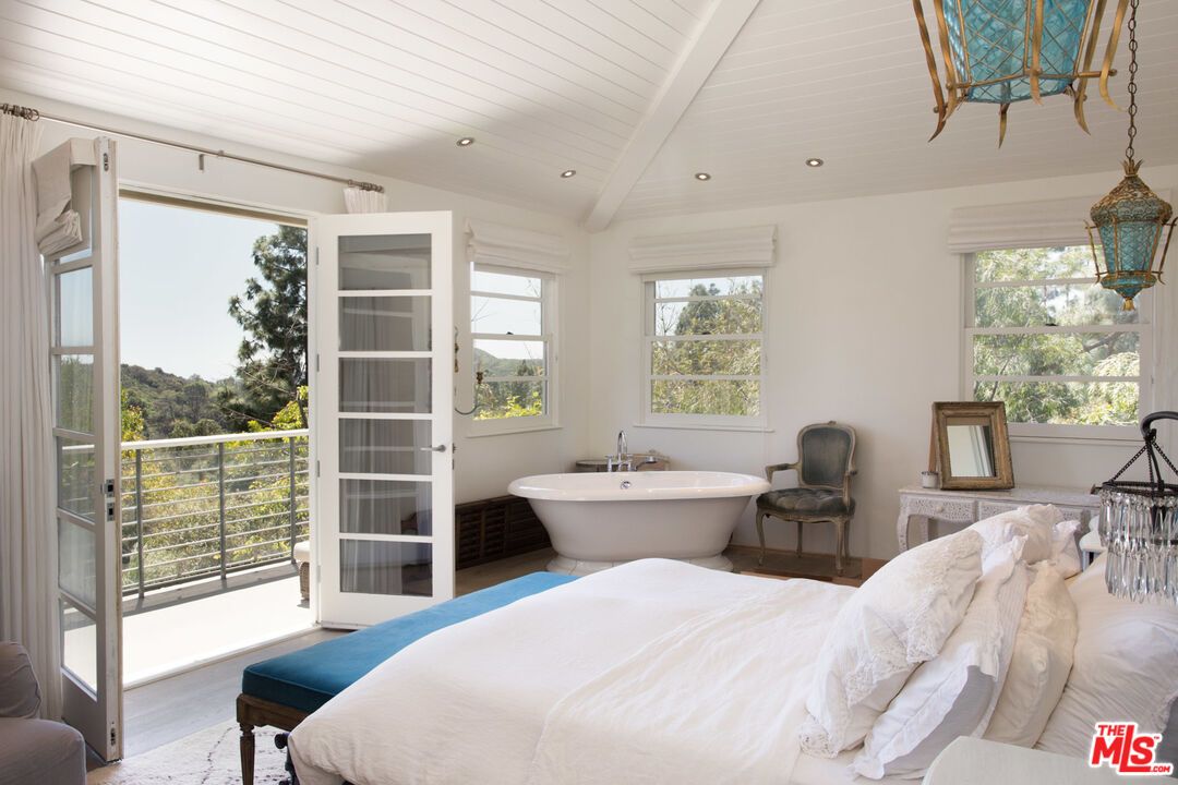 Bathroom, Bedroom, Free Standing Baths, Interior, Recessed Lighting, Wood Texture Flooring