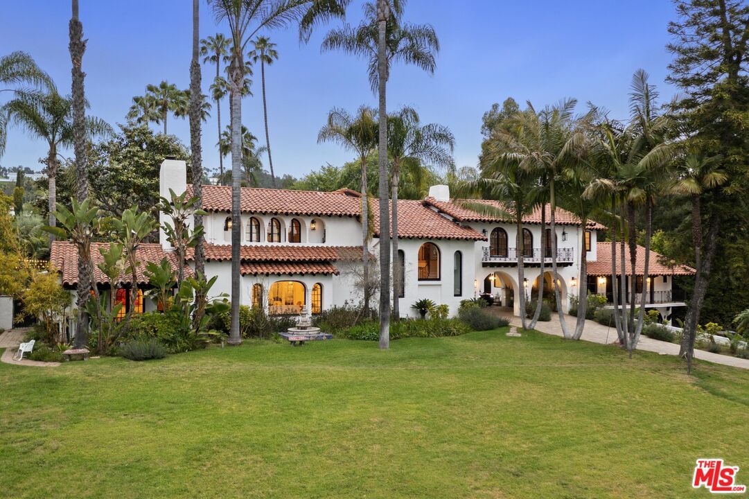 Backyard, Exterior, Facade, Spanish Mediterranean
