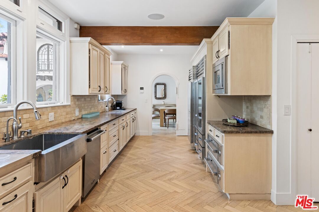 Dining room, Interior, Kitchen, Recessed Lighting, Stainless Steel Appliances, Wood Texture Flooring