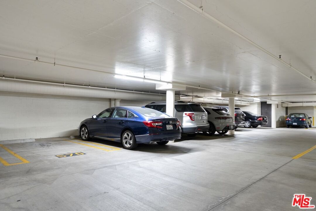 Garage, Interior