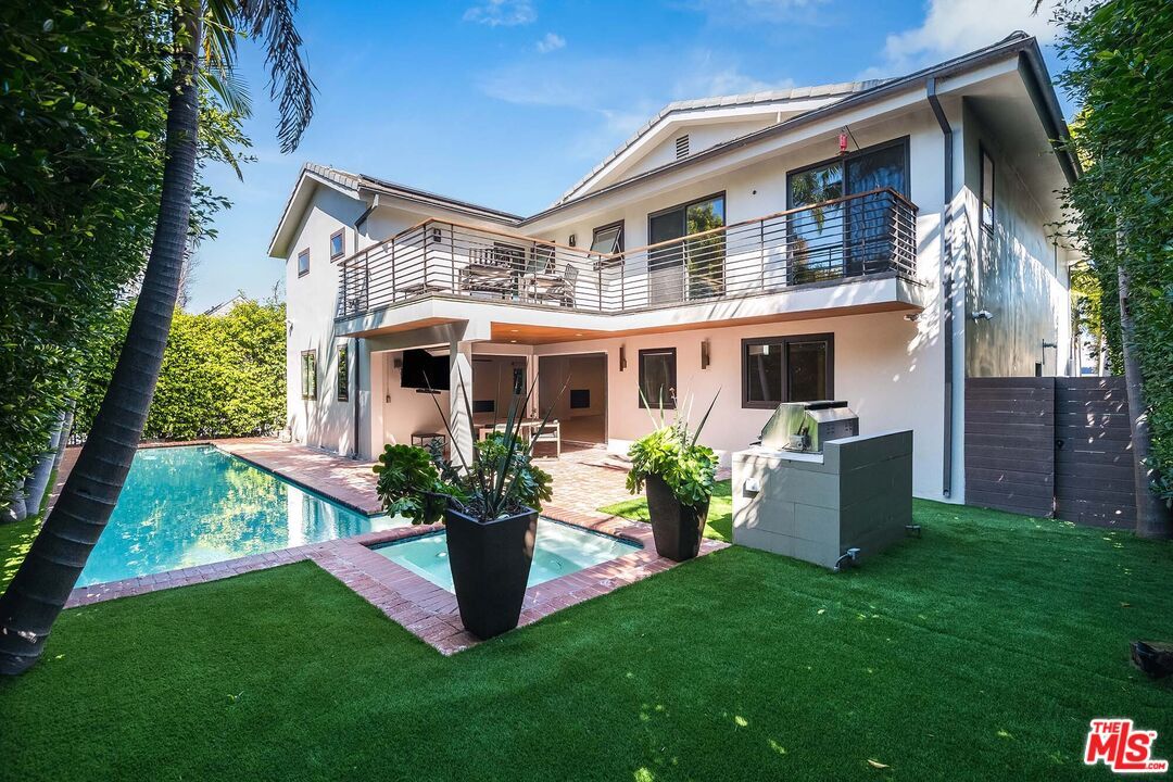 Backyard, Exterior, Pool