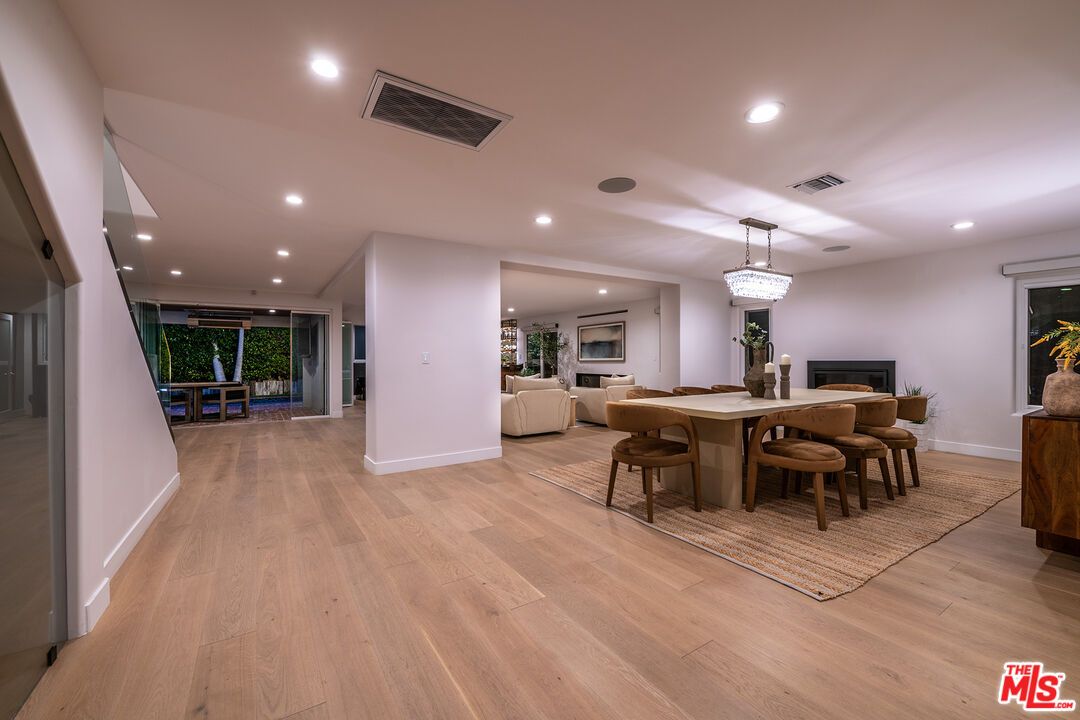 Chandelier, Dining room, Interior, Recessed Lighting, Wood Texture Flooring