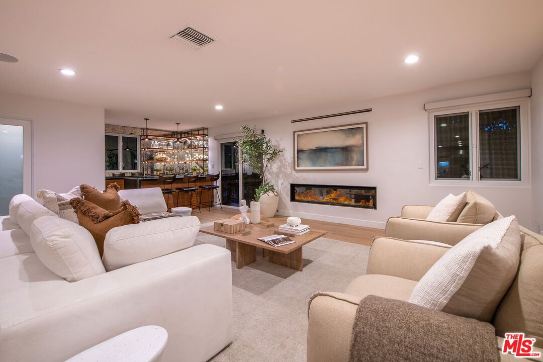 Fireplace, Interior, Living room, Pendant Lights, Recessed Lighting, Wood Texture Flooring