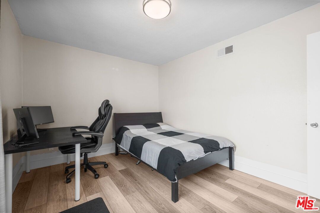 Bedroom, Home Office, Interior, Wood Texture Flooring