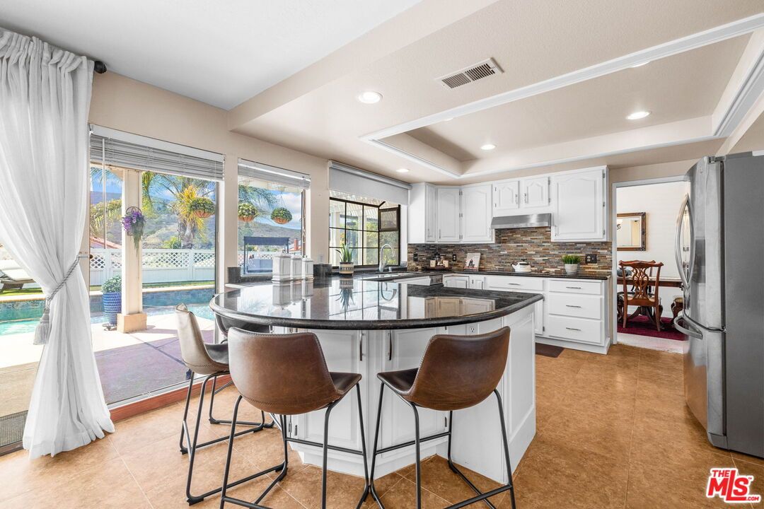 Dining room, Interior, Kitchen, Recessed Lighting
