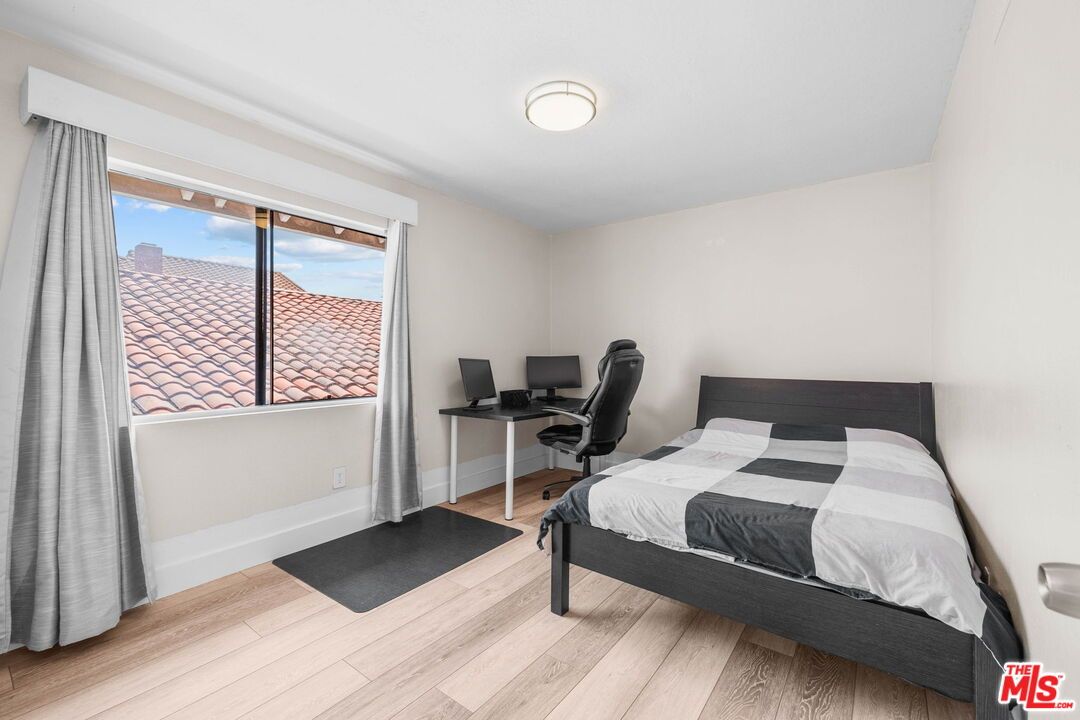 Bedroom, Home Office, Interior, Wood Texture Flooring