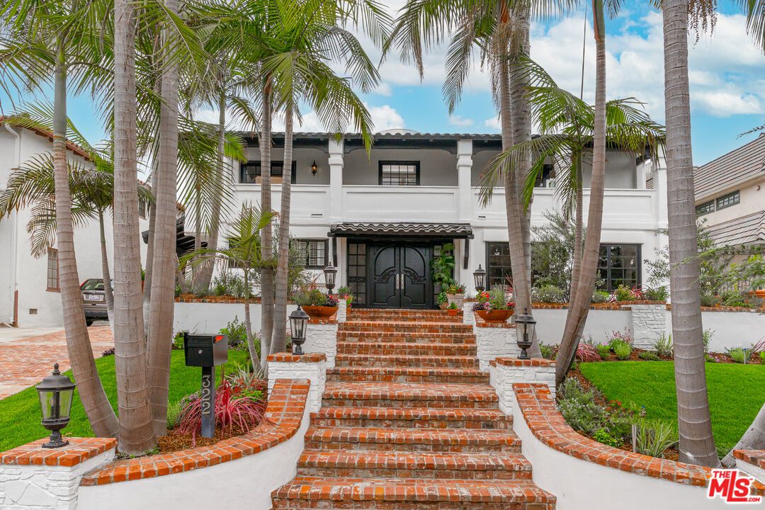 Exterior, Facade, Spanish Mediterranean