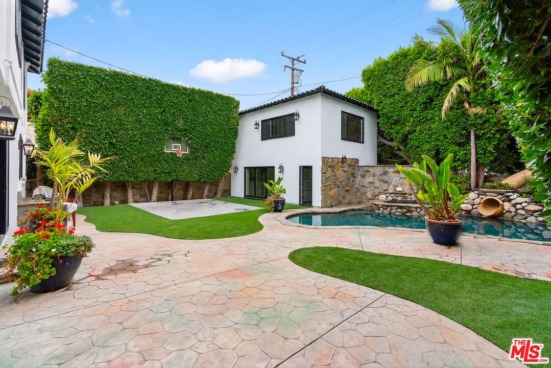 Backyard, Exterior, Pool
