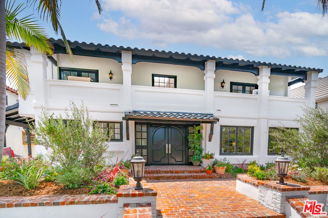 Exterior, Facade, Spanish Mediterranean