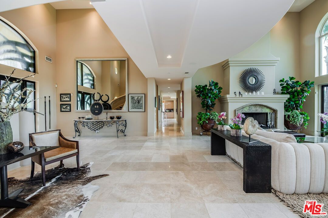 Fireplace, Interior, Recessed Lighting
