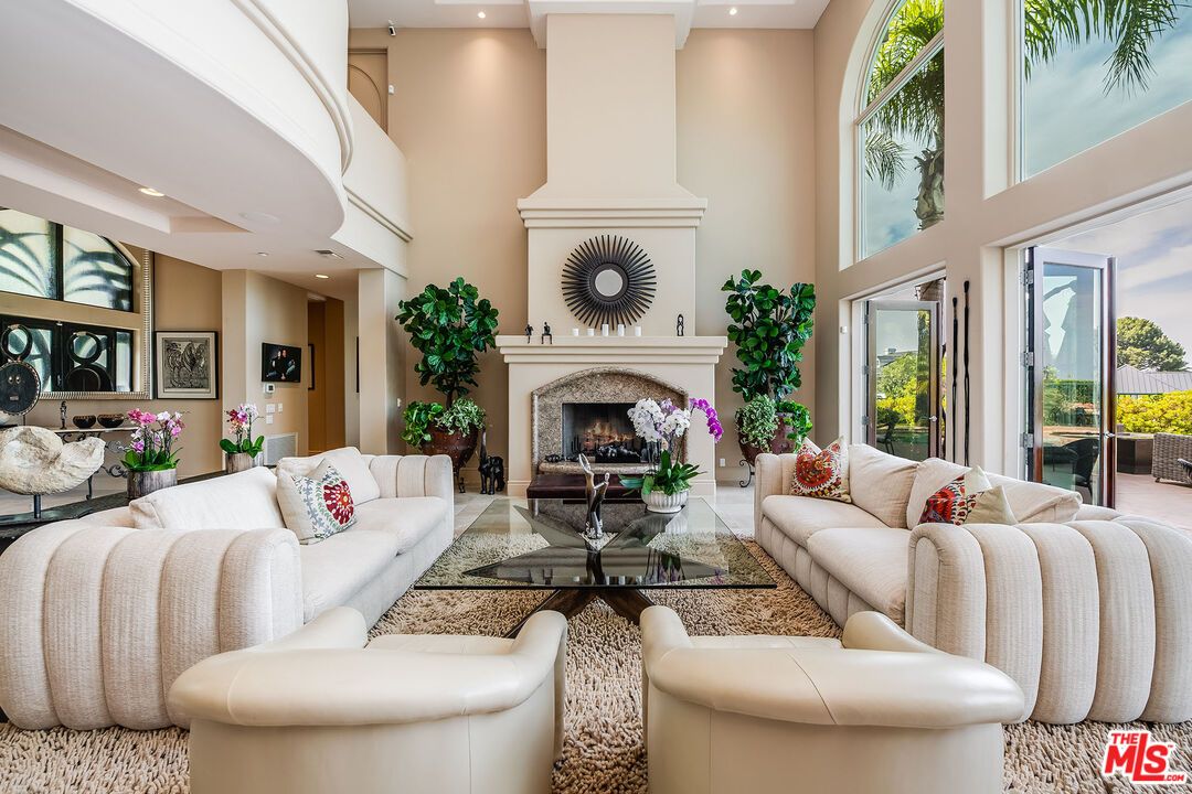 Fireplace, Interior, Living room, Recessed Lighting